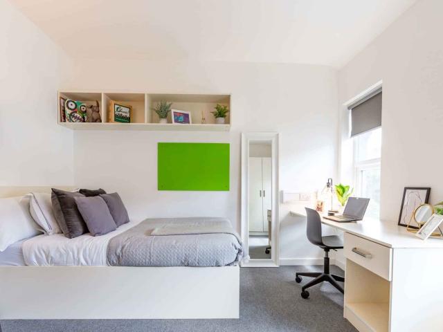 Hollingbury House, Brighton Has an Apartment