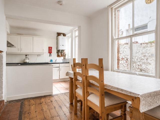 Hollingbury Road, Brighton BN1 5 bed house to rent £2,900 pcm £669 pw