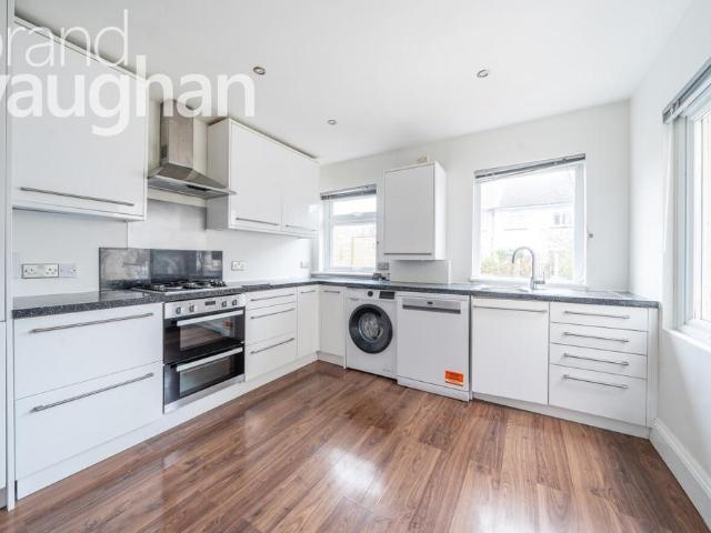 Hollingdean Terrace, East Sussex BN1 4 bed terraced house to rent £2,000 pcm £462 pw