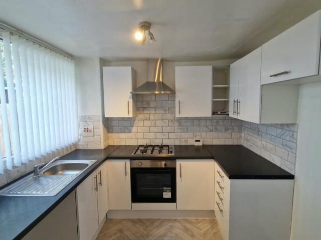 Hollingside Way, South Shields NE34 2 bed terraced house to rent £725 pcm £167 pw