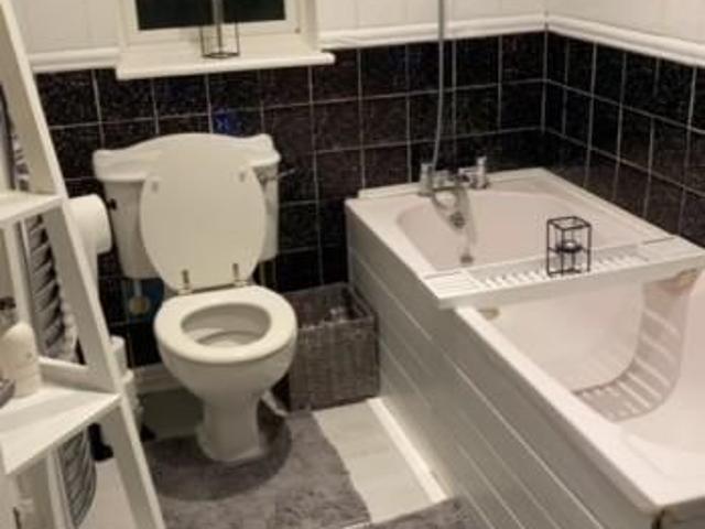 Hollinswood Grove, Cudworth, Barnsley S72, 2 bed shared accommodation to rent, £750 pcm | PrimeLocation