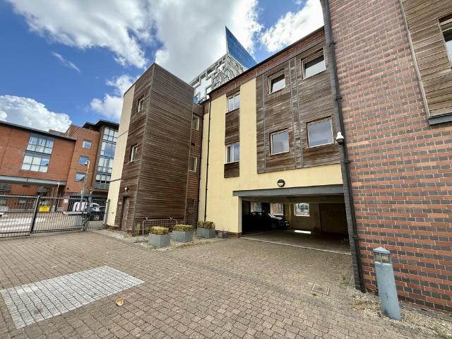 Holliday Wharf, 11 Waterfront Walk. 1 bed apartment to rent £925 pcm £213 pw
