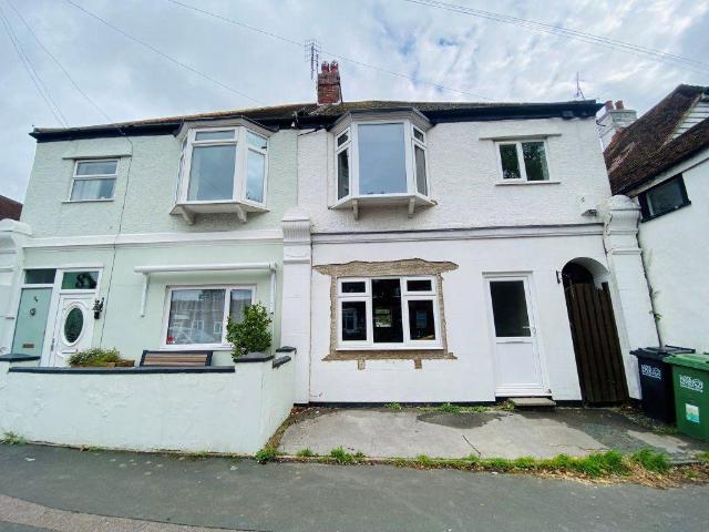 Holliers Hill, Bexhill on Sea 3 bed house to rent £1,350 pcm £312 pw