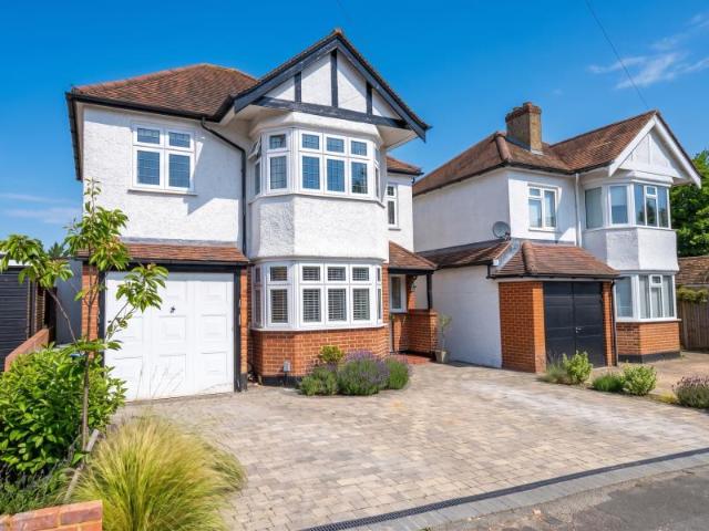 Hollies Avenue, West Byfleet 4 bedrooms Property for lettings Seymours
