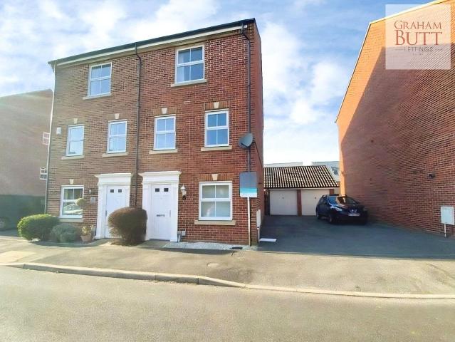 Hollist Chase, Wick, Littlehampton, West Sussex BN17, 4 bed semi detached house to rent, £2,000 pcm | PrimeLocation
