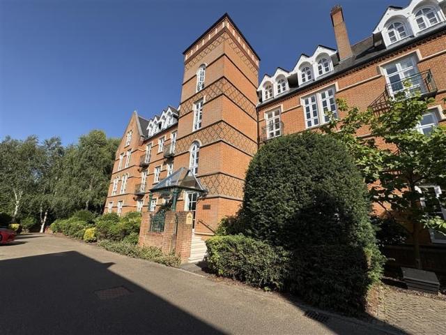 Holloway Drive, Virginia Water, Surrey GU25, 2 bed flat to rent, £2,100 pcm | PrimeLocation