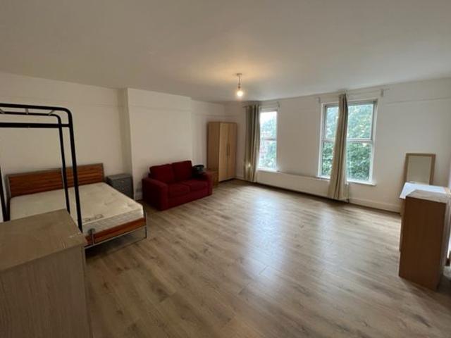 Holloway Road N7, 4 bed flat to rent, £4,100 pcm | PrimeLocation