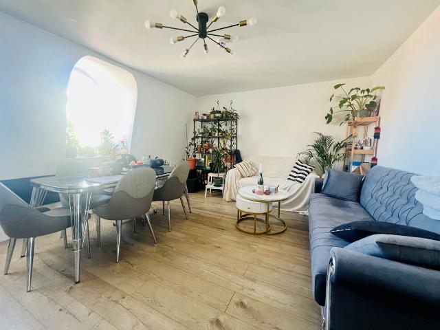 Holloway Road, Holloway N7, 2 bed flat to rent, £2,350 pcm | PrimeLocation