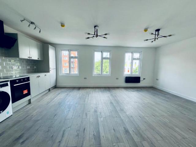 Holloway Road, Holloway 2 bed flat to rent £2,400 pcm £554 pw