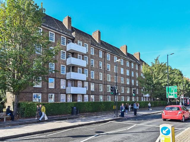 Holloway Road, Islington, London N7, 2 bed flat to rent, £3,000 pcm | PrimeLocation