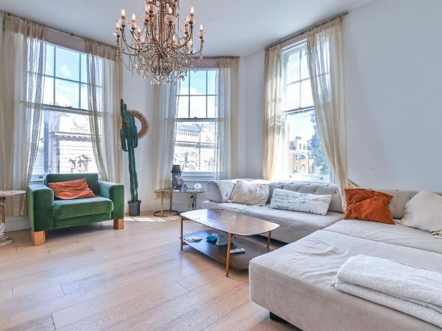 Holloway Road, Islington, London, N7 2 bed flat to rent £4,000 pcm £923 pw