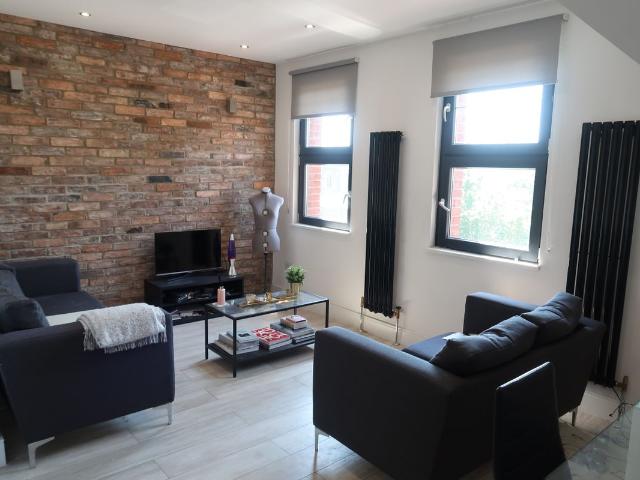 Holloway Road, London N19, 2 bed flat to rent, £2,500 pcm | PrimeLocation