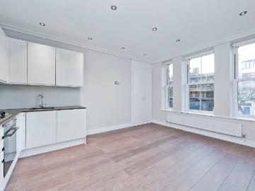 Holloway Road, London N7, 3 bed flat to rent, £2,950 pcm | PrimeLocation