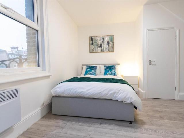 Holloway Road, London, N7 Studio to rent £1,517 pcm £350 pw