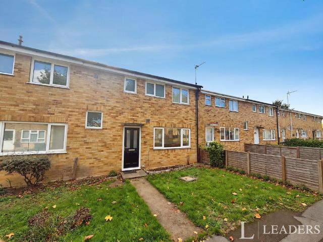 Holly Walk, Witham, Essex, CM8 3 bed terraced house to rent £1,450 pcm £335 pw