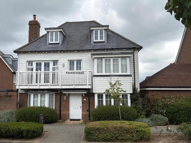 Holly Way, Kings Hill, 5 bed detached house to rent £2,800 pcm £646 pw