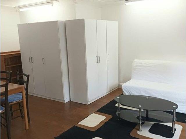 Holly Court, London E13, 2 bed flat to rent, £1,800 pcm | PrimeLocation