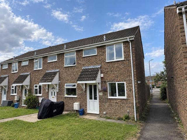 Holly Close, Chepstow NP16, 2 bed terraced house to rent, £1,025 pcm | PrimeLocation