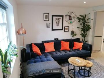 Holly Grove, London SE15, 2 bed flat to rent, £2,750 pcm | PrimeLocation