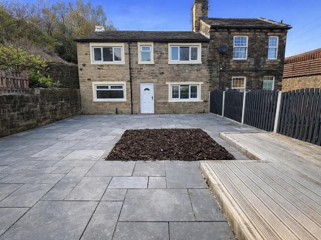 Holly Hall Lane, Wyke, Bradford BD12, 4 bed semi detached house to rent, £1,200 pcm | PrimeLocation