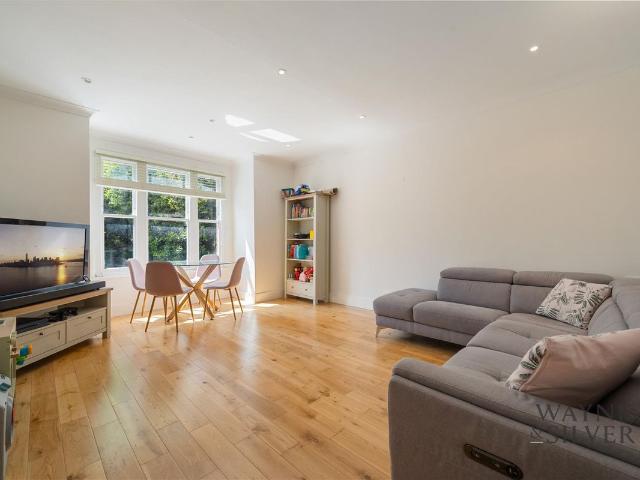 Holly Hill, Hampstead NW3, 3 bed flat to rent, £3,750 pcm | PrimeLocation