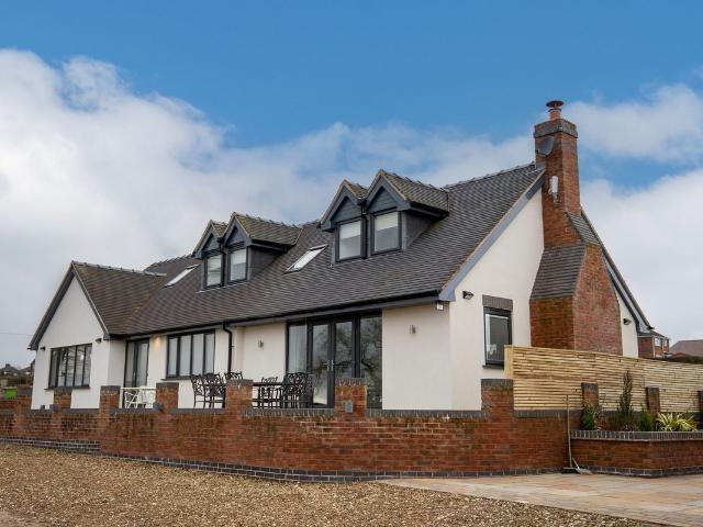 Holly Lane, Harriseahead ST7, 4 bed detached house to rent, £3,000 pcm | PrimeLocation