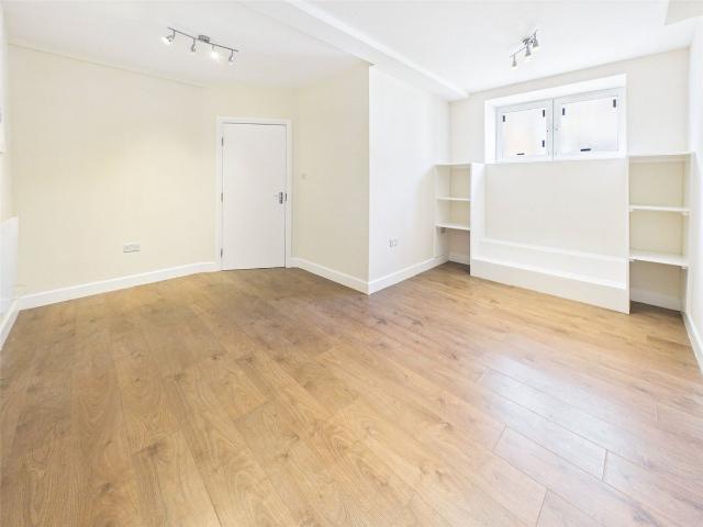 Holly Road, Twickenham TW1, 1 bed flat to rent, £1,650 pcm | PrimeLocation
