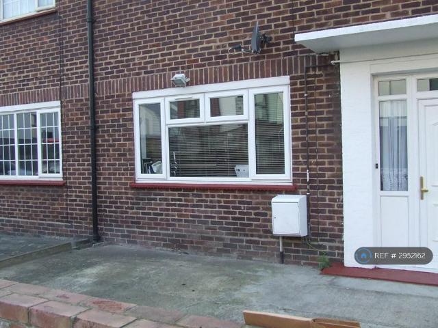 Holly St, London, E8 3 bed terraced house to rent £3,850 pcm £888 pw