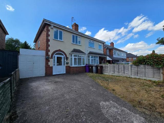 Hollybush Lane, Wolverhampton, WV4 4JJ 3 bed semi detached house to rent £1,295 pcm £299 pw