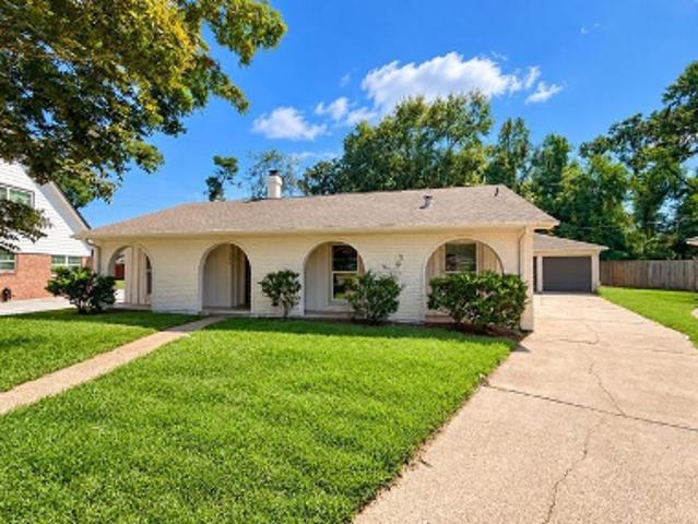 Hollyberry Dr