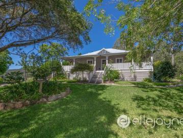 'HOLLYBROOK ESTATE' STUNNING 89 ACRE PROPERTY WITH FOUR APPROVED DWELLINGS & APPROVAL FOR TWO MORE WOLLOMBI VALLEY