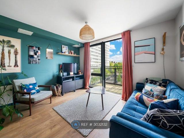 Hollyfield, London N4, 2 bed flat to rent, £2,300 pcm | PrimeLocation