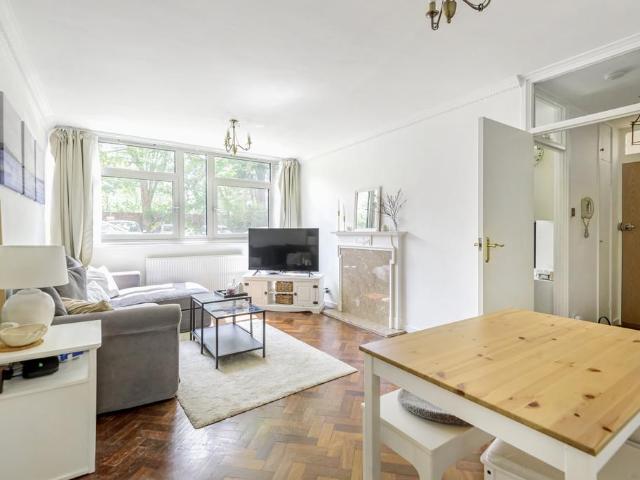 Hollytree Close, London, SW19 6EB, United Kingdom | 2 bed apartment for rent #140655193 | Rentberry