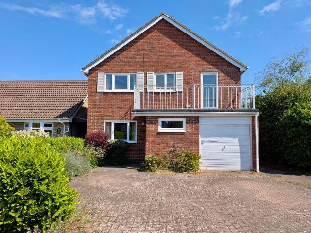 Hollytrees, Bar Hill, CB23 4 bed detached house to rent £1,850 pcm £427 pw