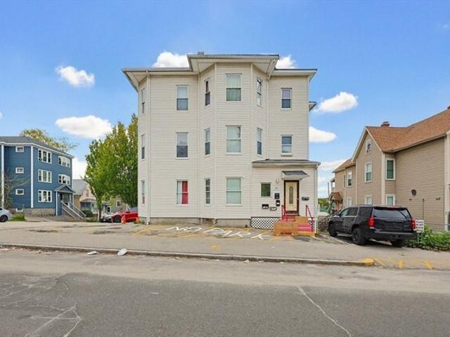 Hollywood St Apt B, Worcester, Condo For Sale