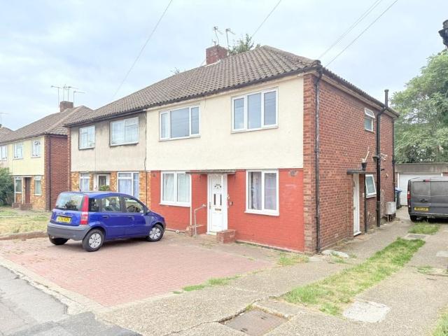 Holmbridge Gardens, Enfield EN3, 2 bed flat to rent, £1,750 pcm | PrimeLocation