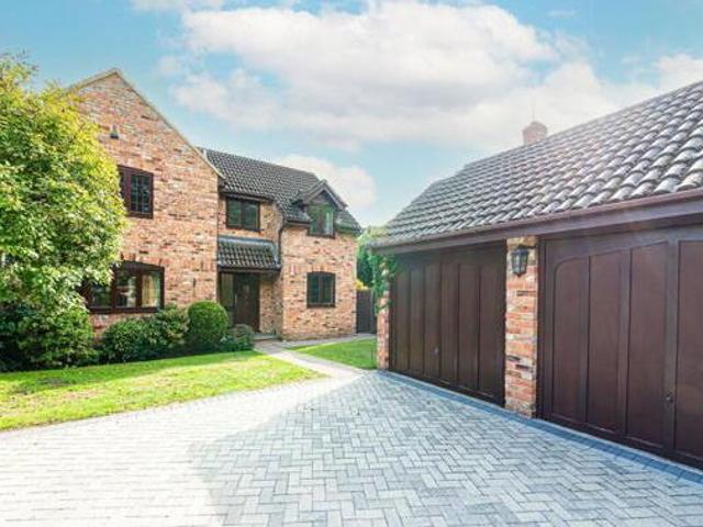 Holmbury Avenue, Crowthorne, 4 Bedroom Detached