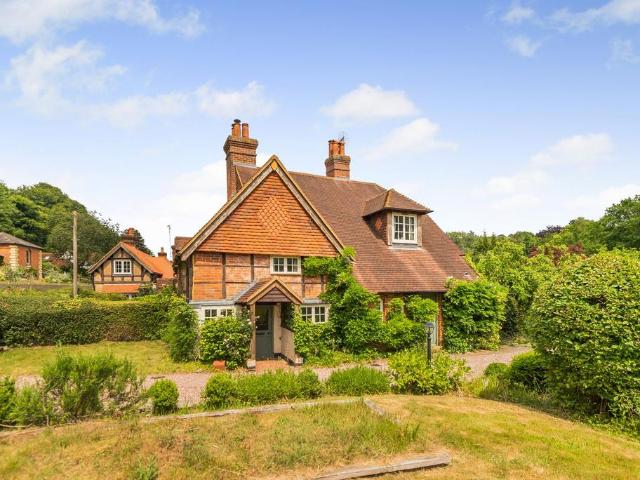 Holmbury St. Mary, Dorking, RH5 4 bed semi detached house to rent £3,000 pcm £692 pw