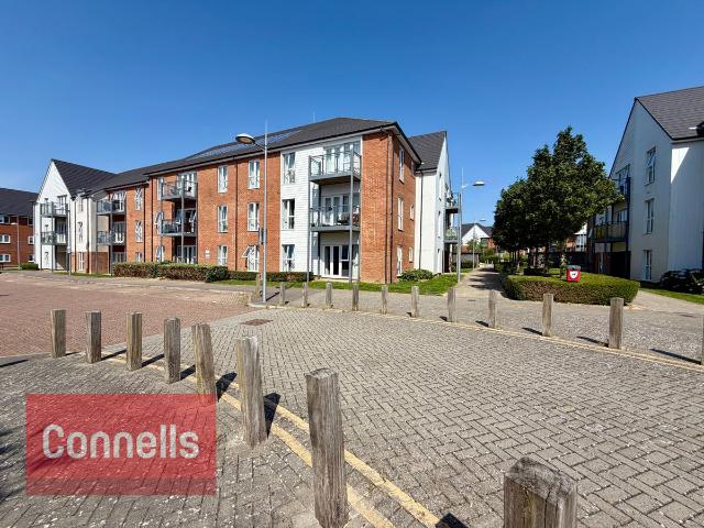 Holmbush Mews, Horsham RH12, 2 bed flat to rent, £1,695 pcm | PrimeLocation