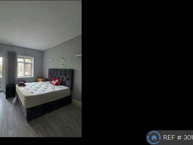 Holmdale Gardens, London, NW4 1 bed in a flat share to rent £1,090 pcm £252 pw