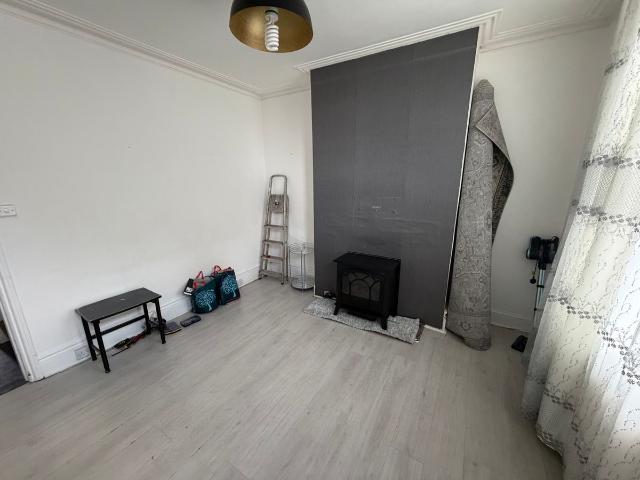 Holme Lane, Sheffield S6, 4 bed end terrace house to rent, £1,100 pcm | PrimeLocation