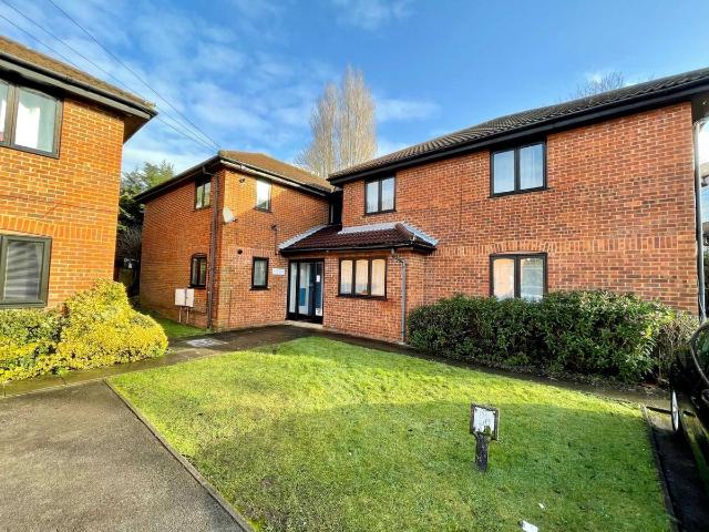Holme Place, Hemel Hempstead, Hertfordshire HP2, 1 bed flat to rent, £1,195 pcm | PrimeLocation