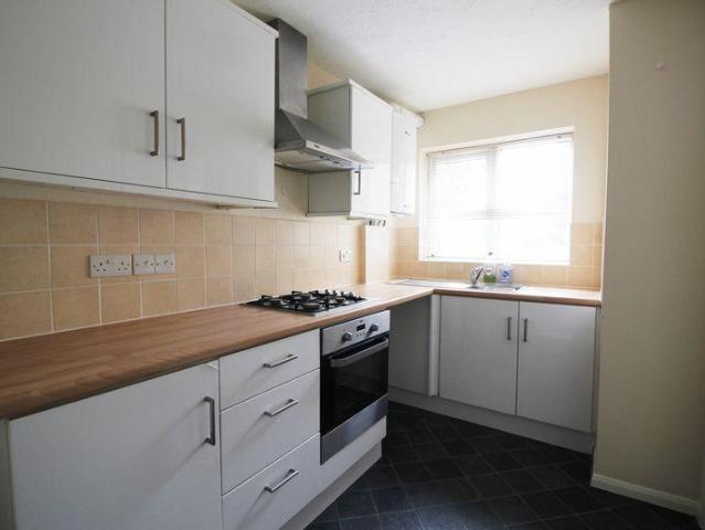 Holmehill, Godmanchester 2 bed cluster house to rent £950 pcm £219 pw