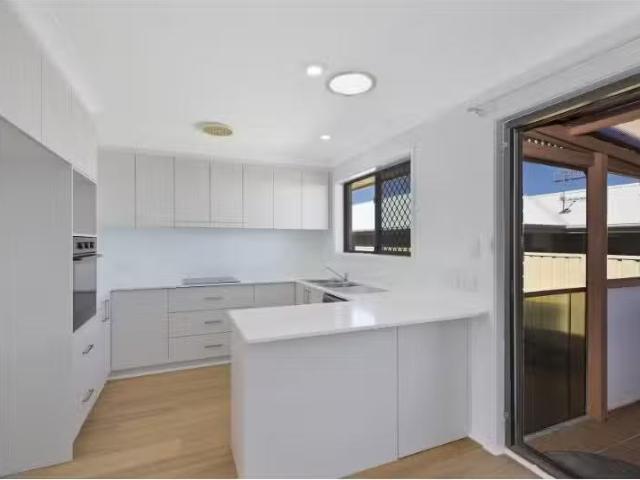 Holmes Avenue, TOUKLEY Apartment for rent Listed by Siena Pi.