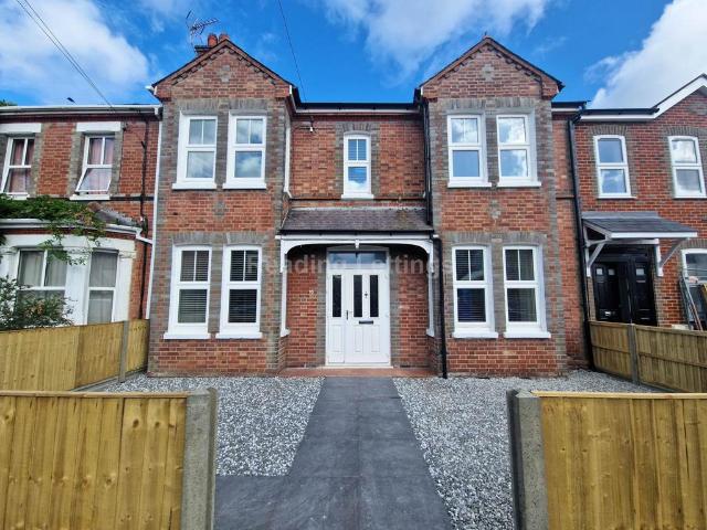 Holmes Road, Reading 8 bed terraced house to rent £5,400 pcm £1,246 pw