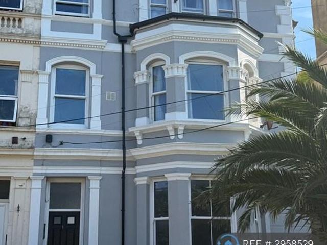 Holmesdale Gardens, Hastings, TN34 2 bed flat to rent £1,000 pcm £231 pw