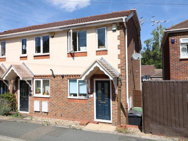 Holmesdale Road North Holmwood, Dorking 2 bedrooms Property for lettings Seymours