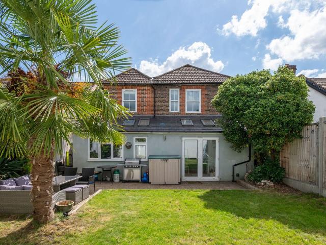 Holmesdale Road, Reigate RH2, 5 bed detached house to rent, £4,000 pcm | PrimeLocation
