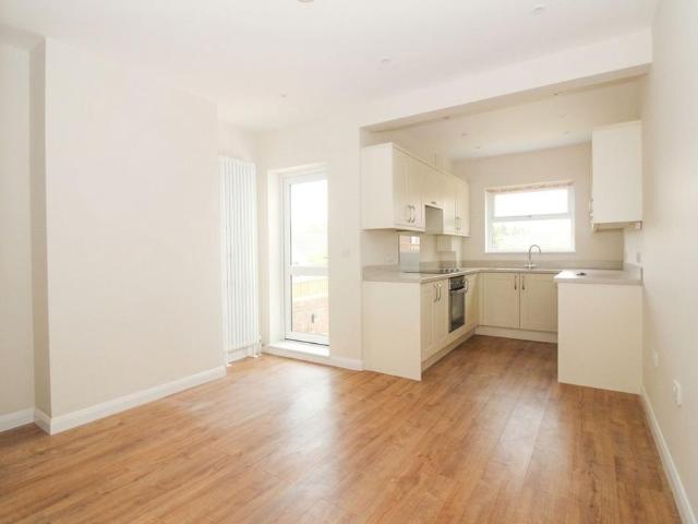 Holmewood Road, Tunbridge Wells, TN4 2 bed end of terrace house to rent £1,495 pcm £345 pw