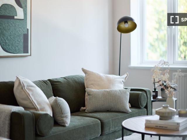 Holmewood Road, London, SW2 3RP, United Kingdom | 3 bed apartment for rent #170469946 | Rentberry